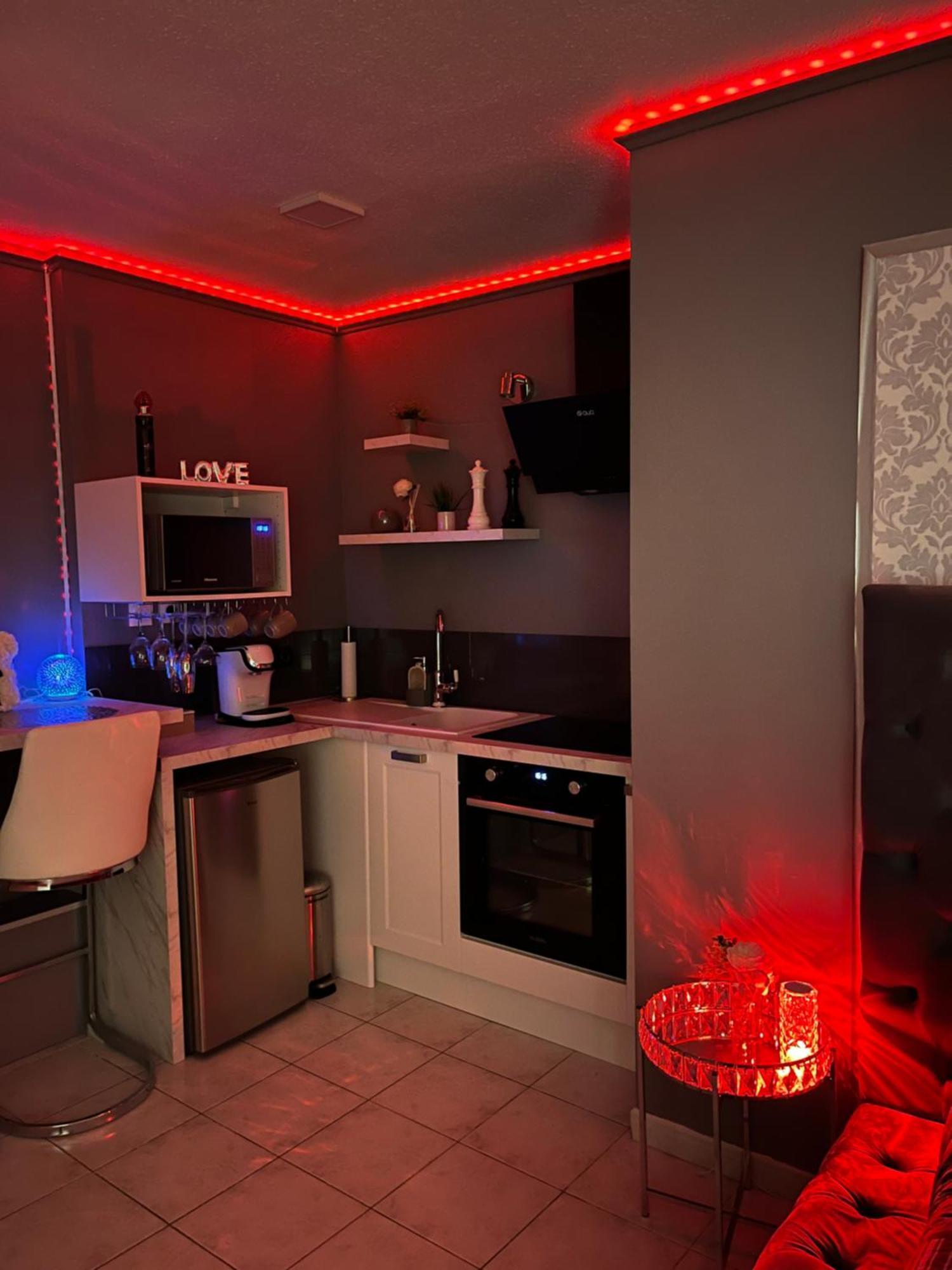 Saint-Léonard « Le Boudoir D'Elodie » Le Spa Romantique מראה חיצוני תמונה