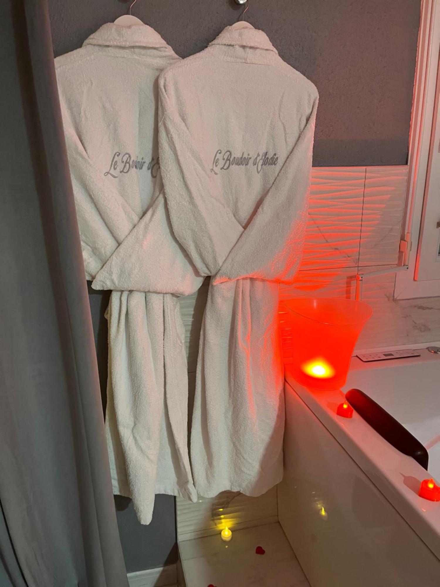 Saint-Léonard « Le Boudoir D'Elodie » Le Spa Romantique מראה חיצוני תמונה