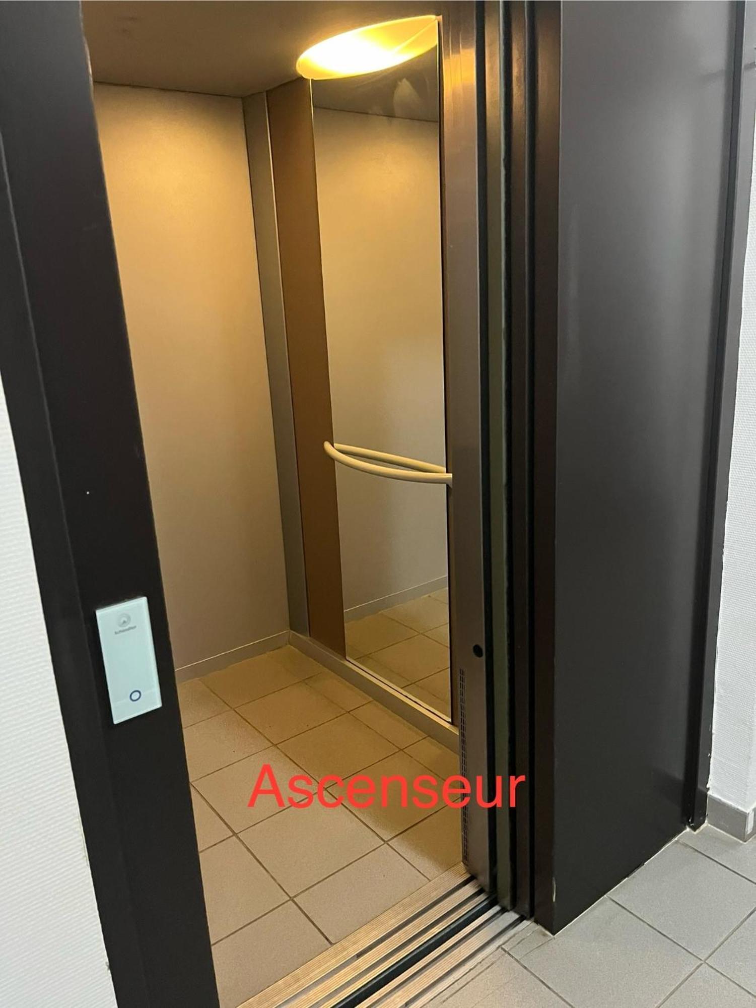 Saint-Léonard « Le Boudoir D'Elodie » Le Spa Romantique מראה חיצוני תמונה